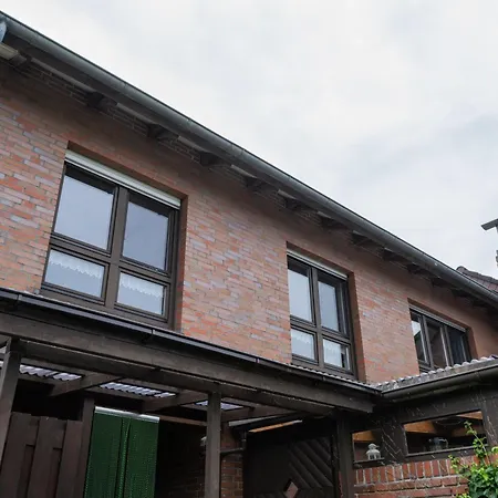 Apartamento Pop S Huus 35226