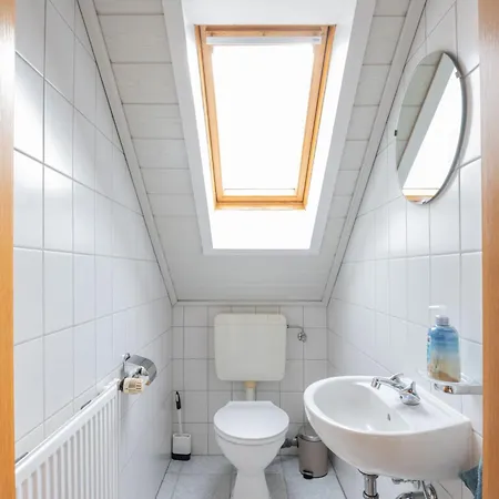 Pop S Huus 35226 * Holtland